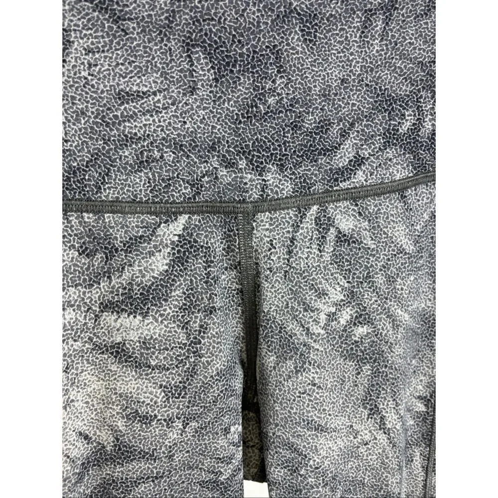 Lululemon F and Free Cropped in Kindred Spirit Alpine White Multi Size 6